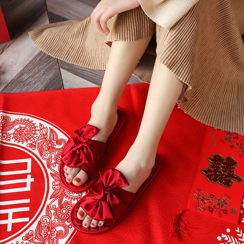 Four Seasons Wedding Slippers A Pair of Women's New Spring and Autumn Festive Red Silk Dowry Non-slip Home Slippers