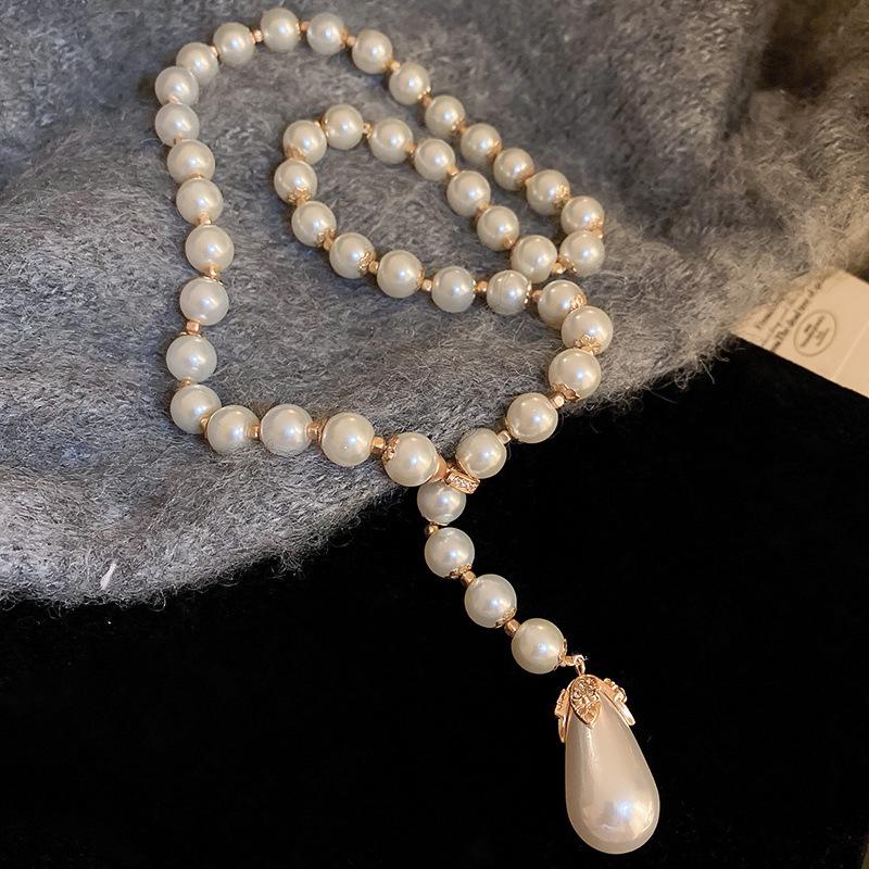 Vintage French Pearl Sweater Necklace: Elegant, Extra-Long Design for Versatile Fashion