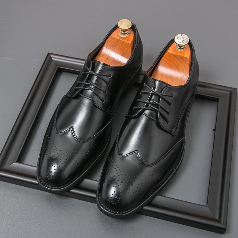Fashion Official Website Hot Selling Men's Brogue Shoes Pointed Trendy Banquet Dress Shoes Retro Brown Men's Business Leather Shoes