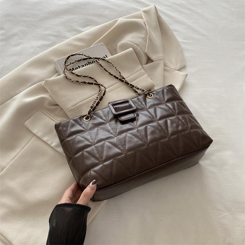 

Премиальная сумка подмышку женская 2025 новая трендовая модная маленькая сумка с ромбовидной цепочкой в стиле маленького аромата, сумка на плечо