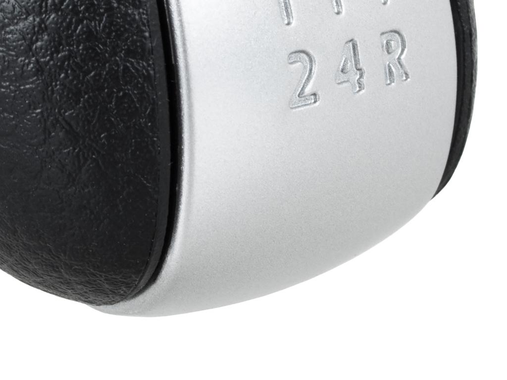 Nissan Juke 2010- 5-SPEED BLACK + SILVER Gear Shift Knob