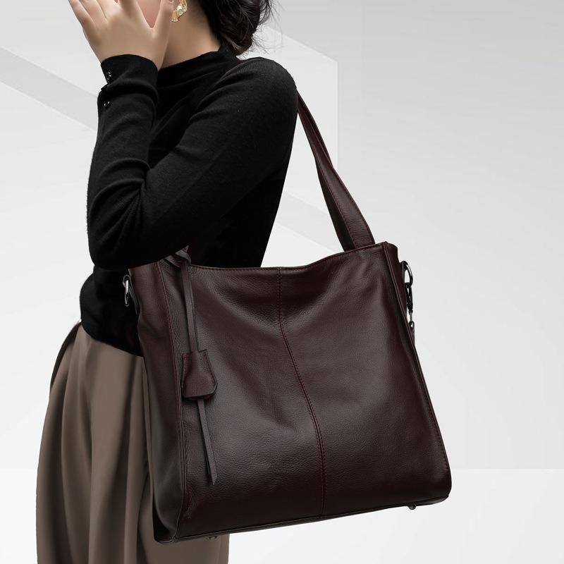 Eather Bag Women's New Bucket Bag Large Capacity Commuter Bag Wide Shoulder Strap Shoulder Messenger Bag