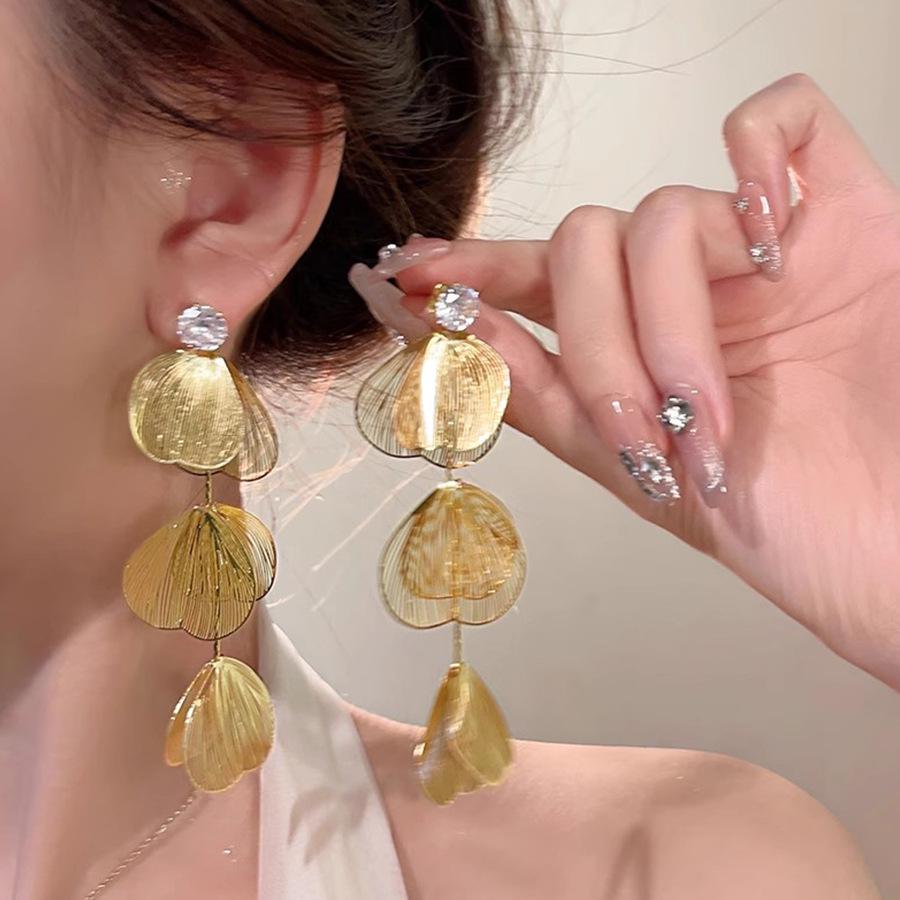 

2025 Изысканный нишевый дизайн Простые роскошные серьги для женщин - Универсальные серьги-гвоздики высокого класса