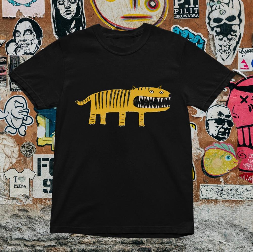 Yellow Tiger Cartoon Graphic T-Shirt Black Funny Teeth Design Street Art Style Unisex T-Shirt M