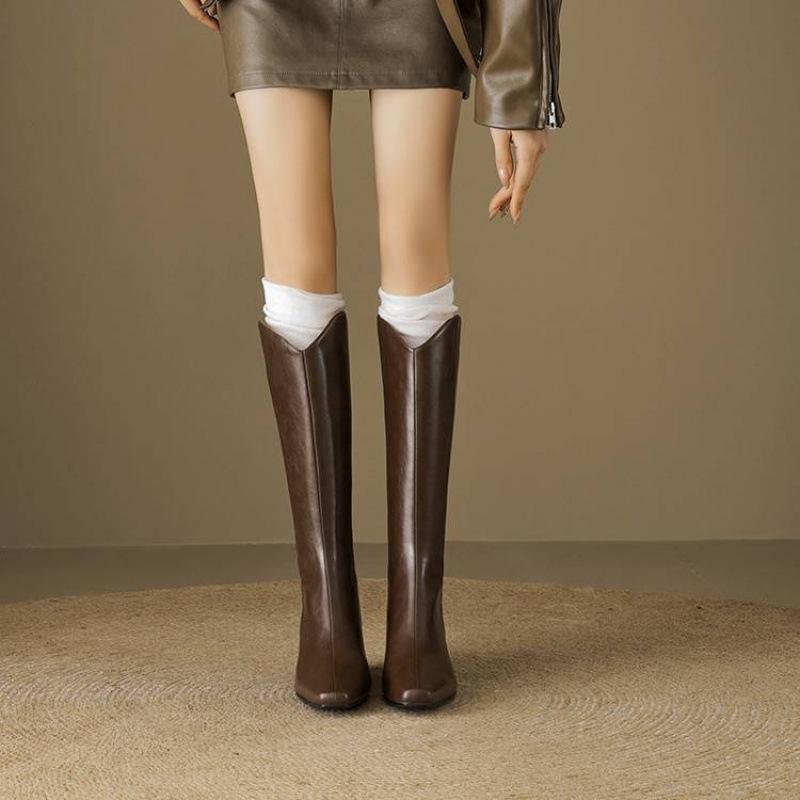 

Новые высокие сапоги из коровьей кожи однотонные на среднем каблуке большого размера женские сапоги на танкетке с острым носком на задней молнии резиновая подошва кожаные модные сапоги 40