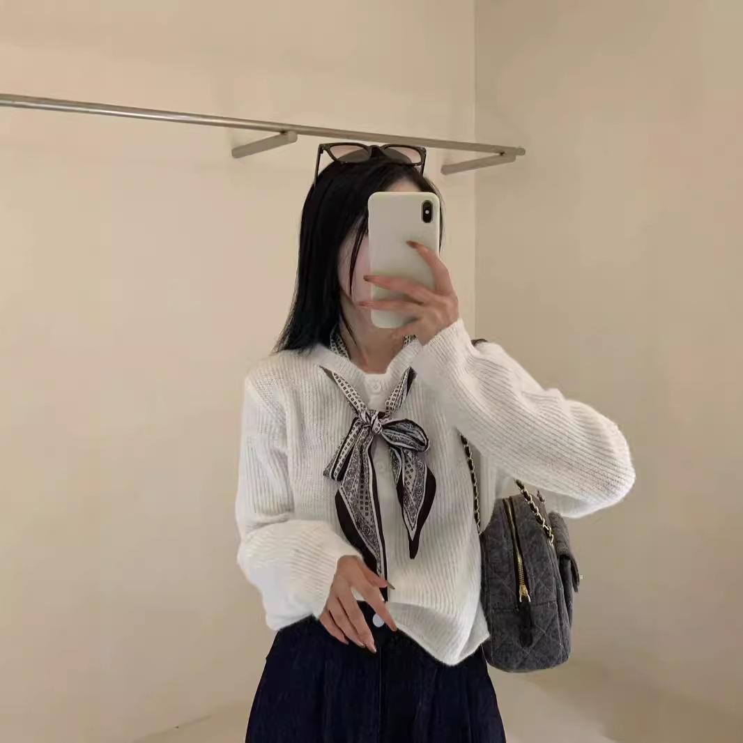 

Женский осенне-зимний кардиган с круглым вырезом и ажурной вязкой one size fits all бежевый