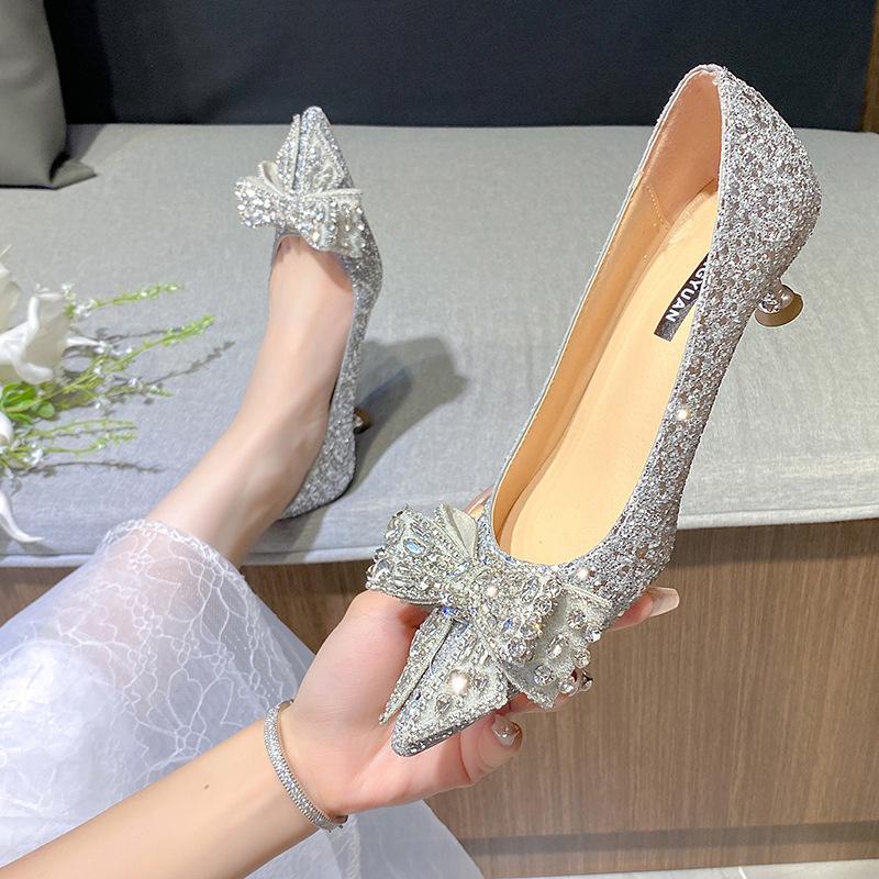 Neue High Heels Damen dünne Absätze Strass Schmetterling Brautjungfer Kristallschuhe Hochzeit Brautschuhe Französische Einzelne Schuhe
