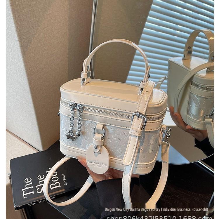 

Elegant Crossbody Small Square Bag for Women - Stylish Handbag for Oily Skin, Trendy Single Shoulder Box Design