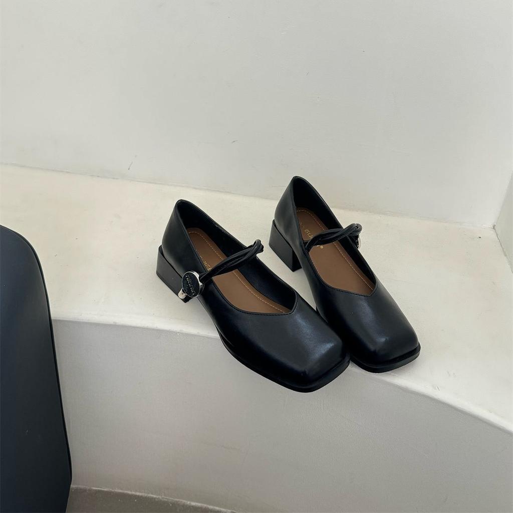 Retro Mary Jane Schuhe mit quadratischer Spitze und dickem Absatz für Mädchen, Frühjahr und Herbst 2025, neuer Feenwind, sanfter mittlerer Absatz, einzelne Schuhe weiß