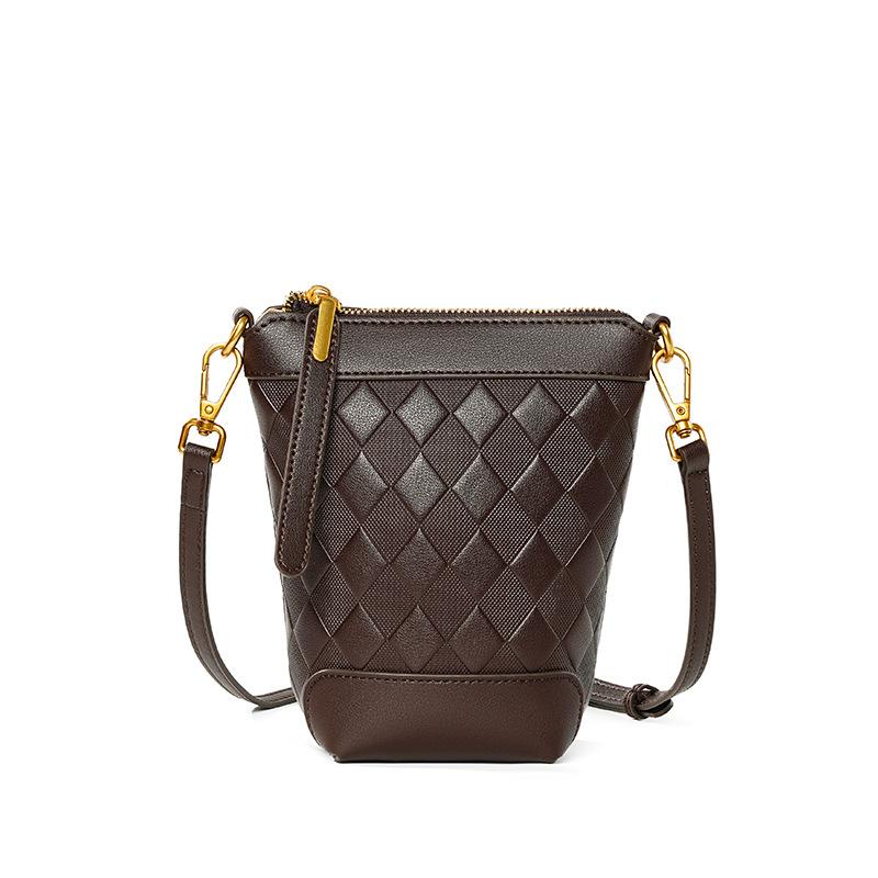 

Commuter white leather summer messenger bag, small and lightweight women s new cowhide vertical small satchel mobile phone bag