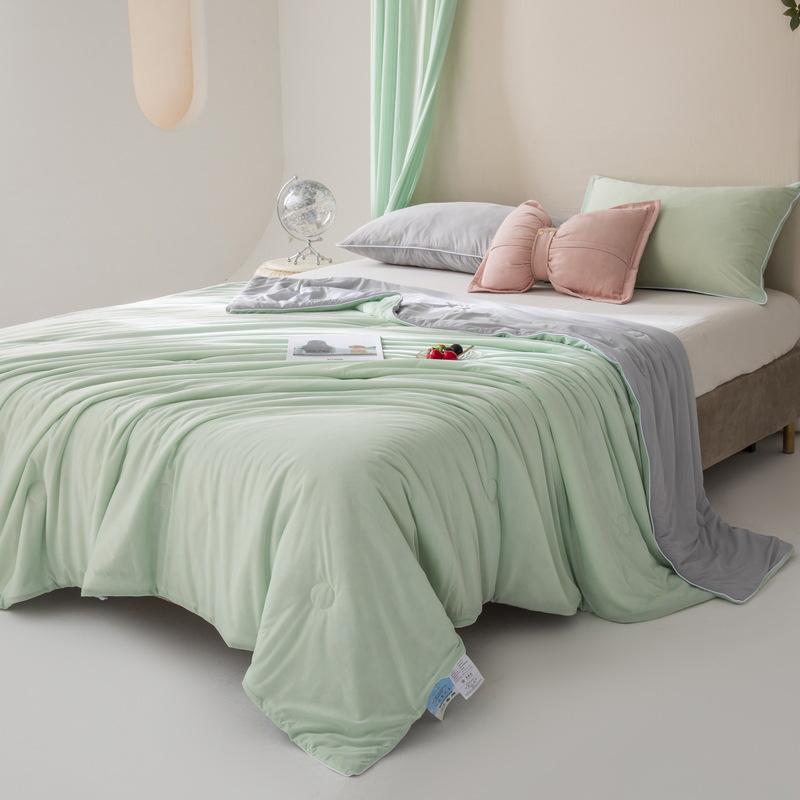 Class A Ice Silk Summer Quilt: Solid Color, Machine Washable, Thin Cooling Blanket for Air Conditioning