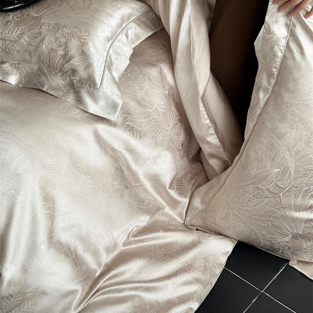 Pure Cotton Bedding Four-piece European Classical Simple Skin-friendly Breathable Bed Sheet Quilt Cover Pillowcase Kit