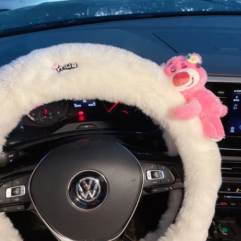 Strawberry Bear Winter Steering Wheel Cover Cute Cartoon Lotso Bear Women's Warm Plush Car Steering Wheel Protection Car Decor