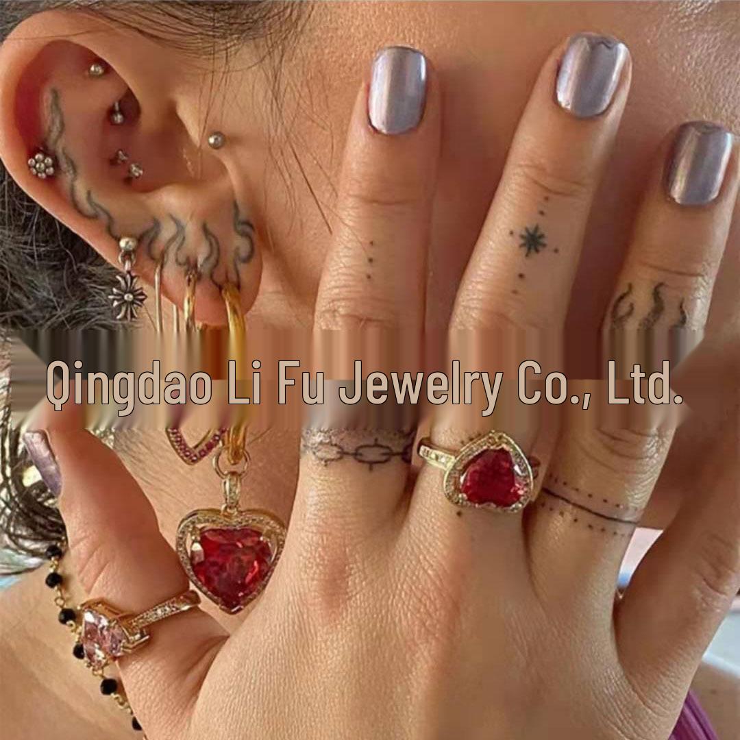 

Retro Ruby and Diamond Heart Jewelry Set: Earrings, Ring, Necklace червоний