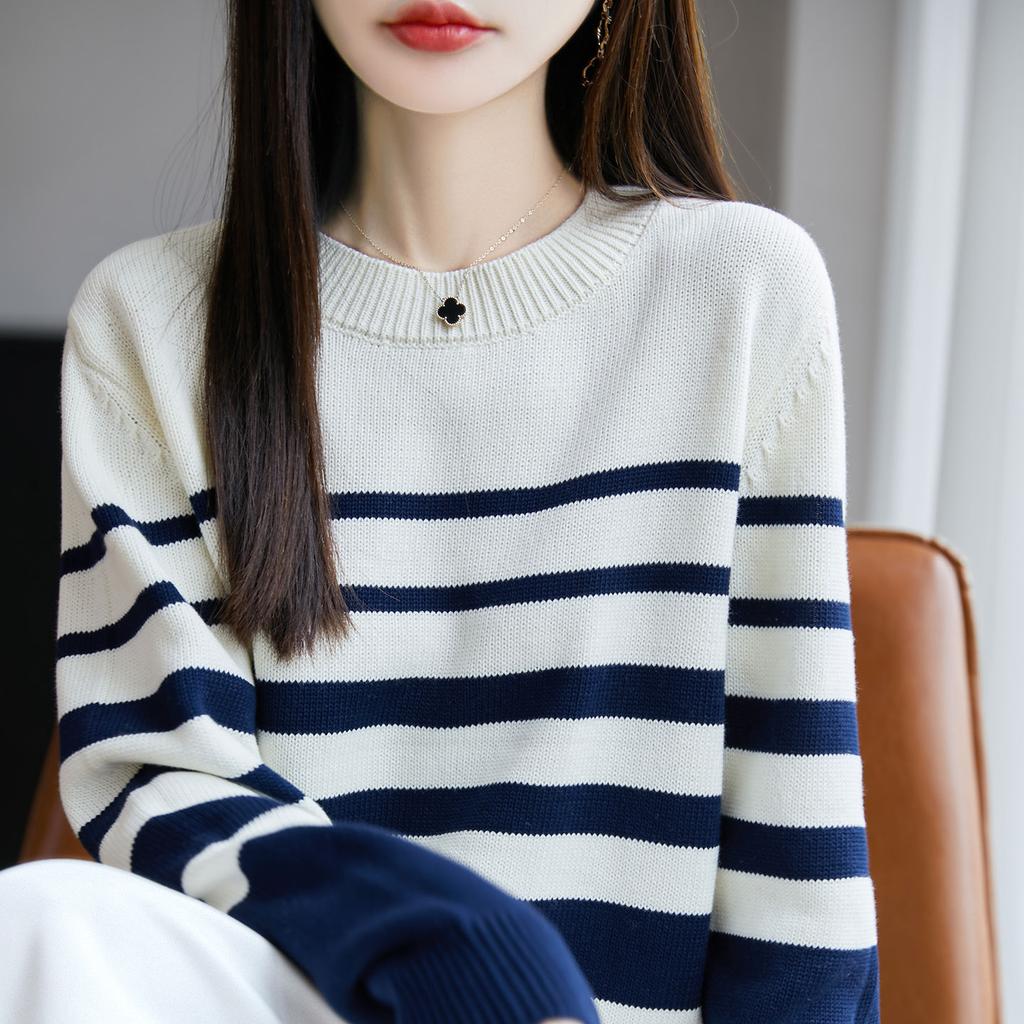 A Color-blocking Striped Knitted Sweater Is A Thick, Warm, Loose Base Layer Sweater for Women In Autumn and Winter, A Versatile Top