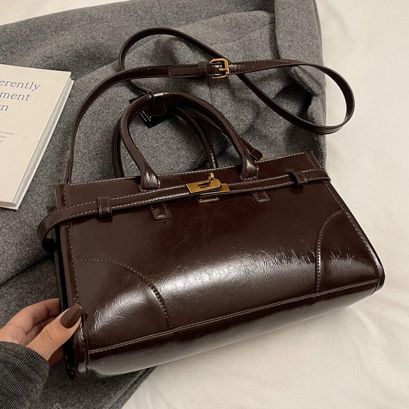 Large-capacity Bag Women's Autumn and Winter Versatile 2025 New Simple Shoulder Messenger Bag Portable Commuter Child and Mother Tote Bag