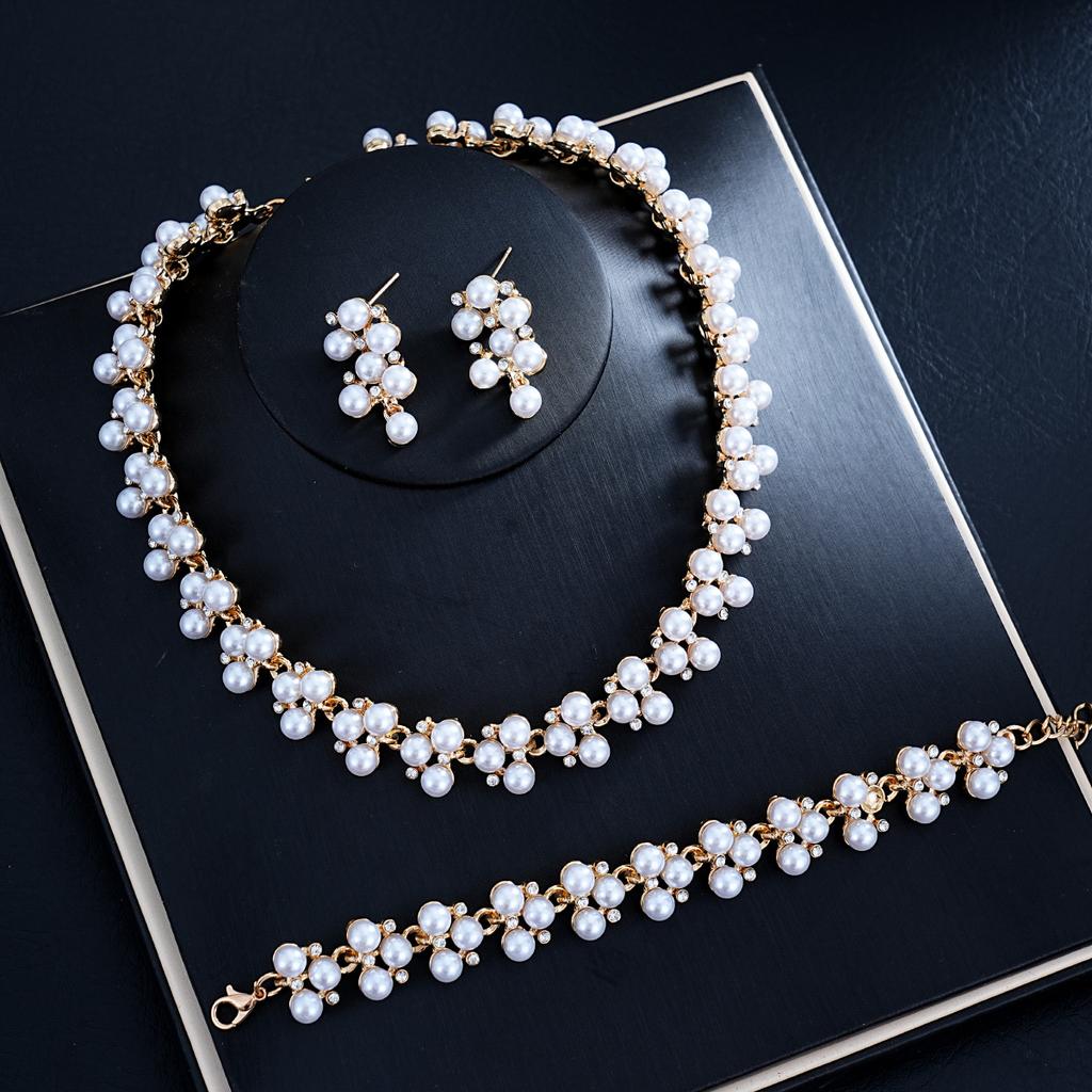 European and American Fashion Light Luxury Necklace Earrings Two-piece Set Bridal Wedding Accessories Dress Set Female 2026