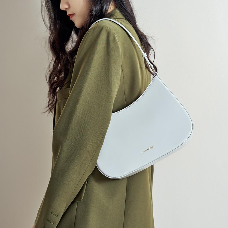 Luxury Cow Leather Bags Women Shoulder Bags Metal Decor Messenger French Vintage Underarm Purse Ladies Trendy Tote Bags