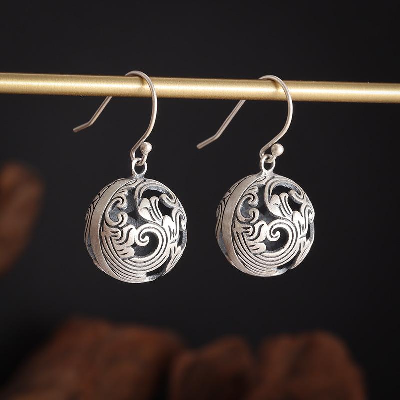 Hot Style Thousand Single Engraving Wave Earrings Fashionable Retro Womens Earrings