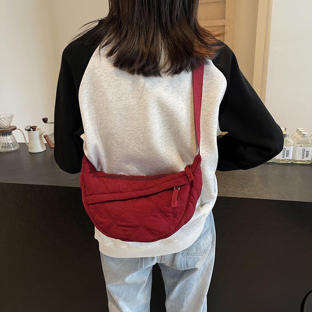 Herbst- und Winter-Rhombus-Knödelbeutel Baumwolltasche 2025 neue Schulter Damenhandtasche vielseitig großvolumig lässige Studenten-Umhängetasche