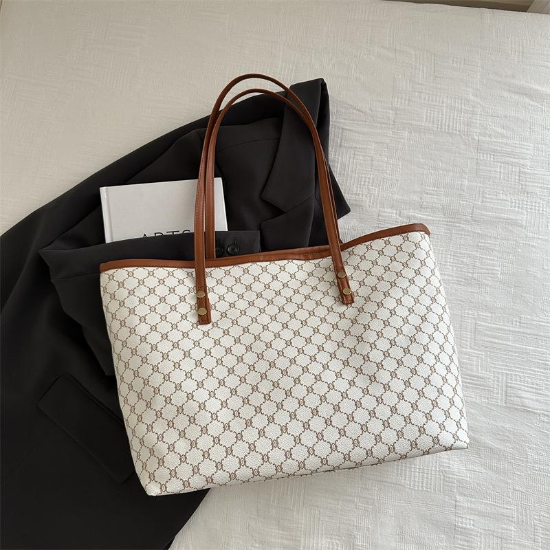 Personalized Commuter Child and Mother Tote Bag  New Large-capacity Beautiful Niche Design Trendy Single Shoulder Underarm Women's Bag