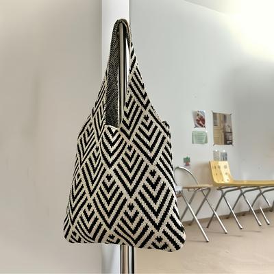 Fashion Geometric Contrast Color Handmade Knitted Handbag Women Minimalist Knot Shoulder Bag Summer Beach Bag