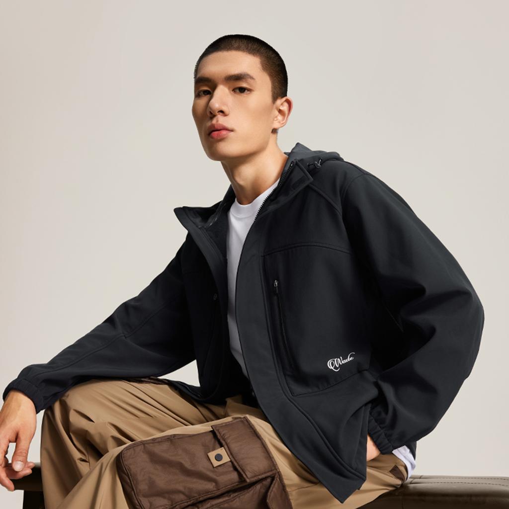 Li Ning Wow Wade Series Water-Resistant Comfortable Casual Hooded Zipper Letter Print Fleece Windbreaker Men Outerwear Black AFDU225-1
