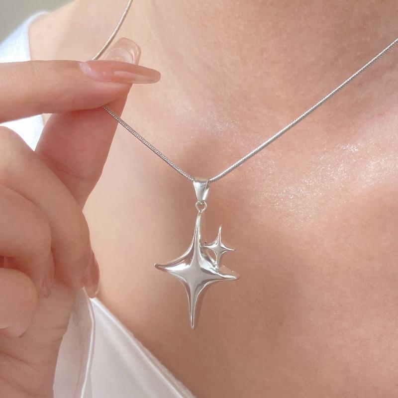 Sweet Cool Y2K Spicy Girl Cross Four Star Necklace for Women Men Minimalist Collarbone Chain Sweater Chain Necklace Jewelry