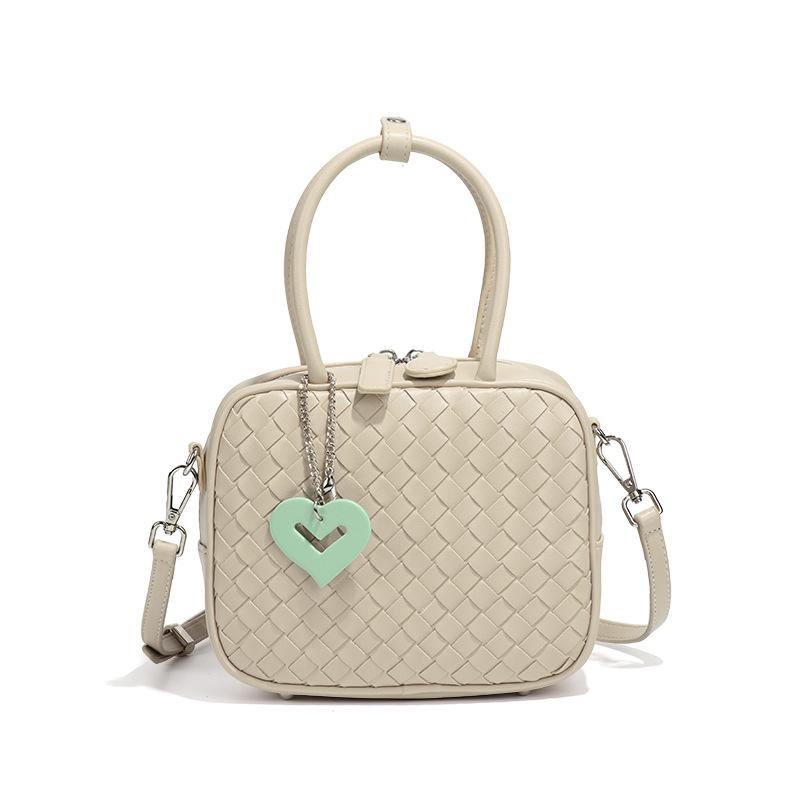

Модная женская сумка через плечо, подвеска в форме сердца, сумочка, косметичка, легкая и вместительная плетеная сумка-подушка на одно плечо