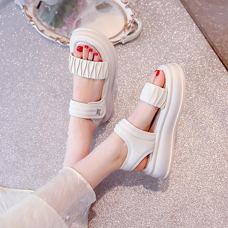 Sandals women's outer wear 2025 summer new thick-soled muffin shoes with skirts thick-soled Roman cool slippers