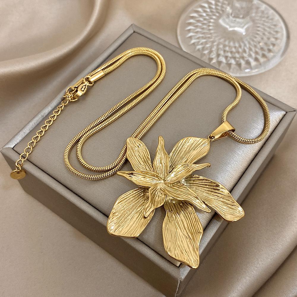 

Greatera Simple High-end Double-layered Flower Snake Chain Necklace Stainless Steel Colorfast Women s Jewelry European American