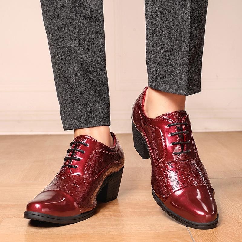 Retro Style Men's Pointed Leather Dress Shoes - Shiny, Height-Increasing, Plus Size Fashion for Hairstylists.