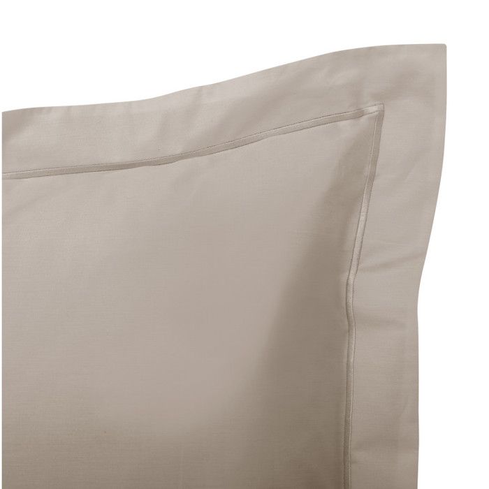 "Julian" Combed Cotton Percale Pillowcase, All Sizes. Pure Cotton - Julian Linen - Pillowcase 50 X 70 Cm, Scalloped Finish.