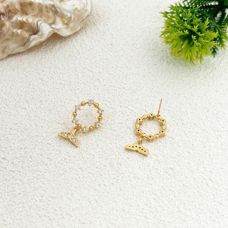 Korean Fashion Personalized Earrings, High-End Geometric Round Light Luxury Stud Earrings, Slightly Inlaid Zircon Exquisite Earrings.