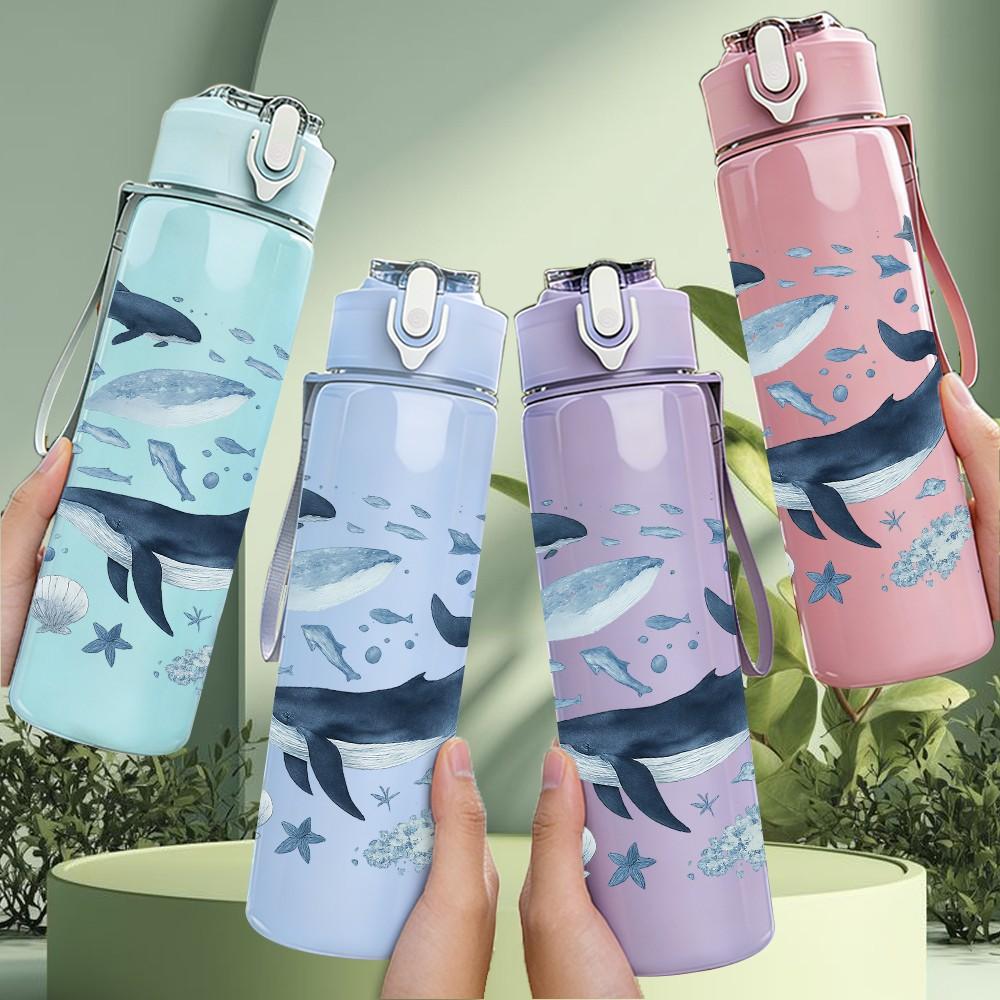 1 PZ Balena Blu Layout a Griglia Acqua di Mare 750ml Bottiglia d'Acqua Sportiva in Plastica Colorata Tappo con Cannuccia a Flip Anti-perdita Per Sport Ufficio Uso Domestico