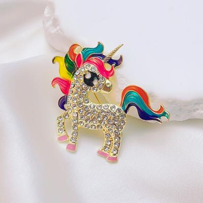 Brooch Colorful Sparkling Rhinestones Inlaid Horse Design Brooch Pin Suit Collar Lapel Badge Stylish