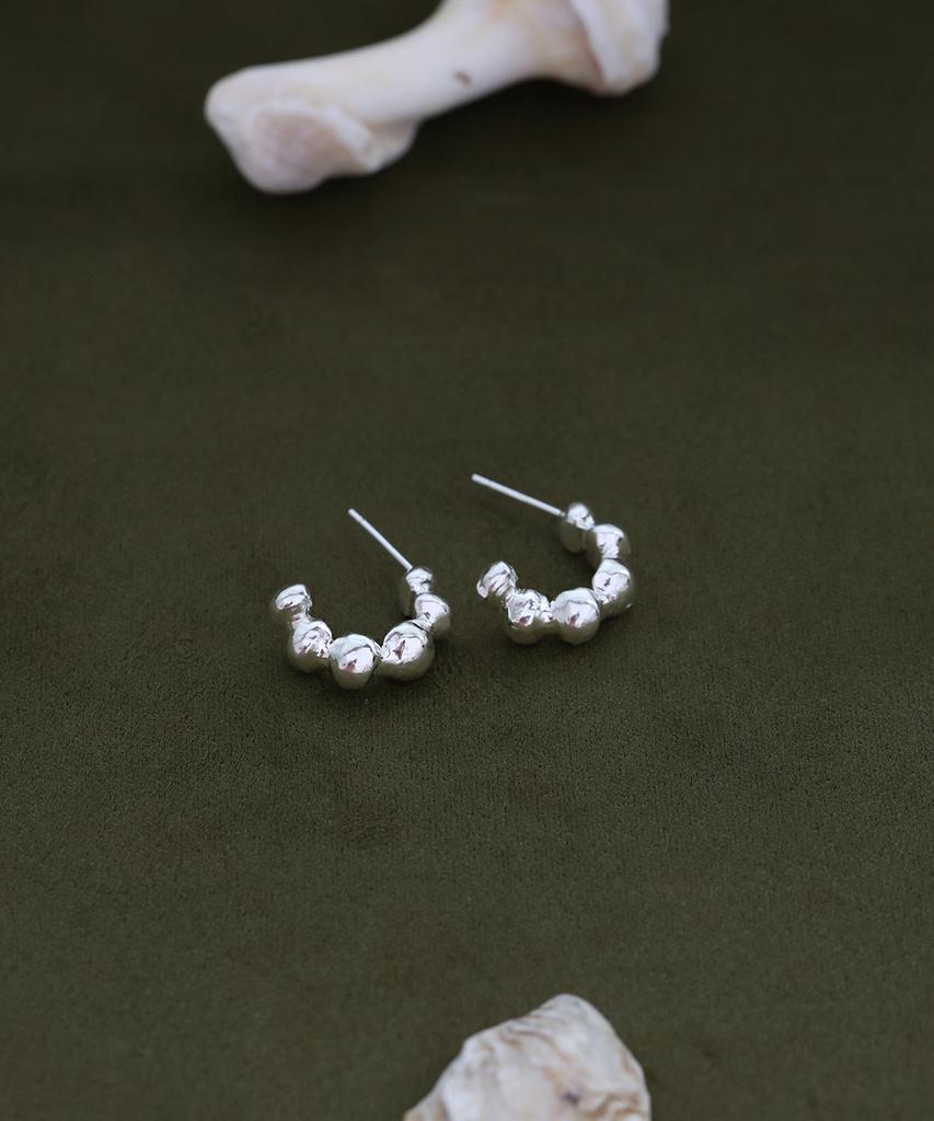 Reindeer Murmur Earring 03