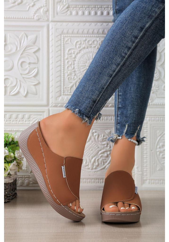 2026 Plus Size Women's Thick Sole Wedge Slippers, Outdoor & Casual, with Fashion Straps and Open Toe Design.