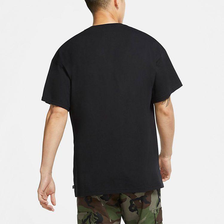 Nike T-Shirts Herren Schwarz Rundhals Mittlere Gerade Passform CW6946-010