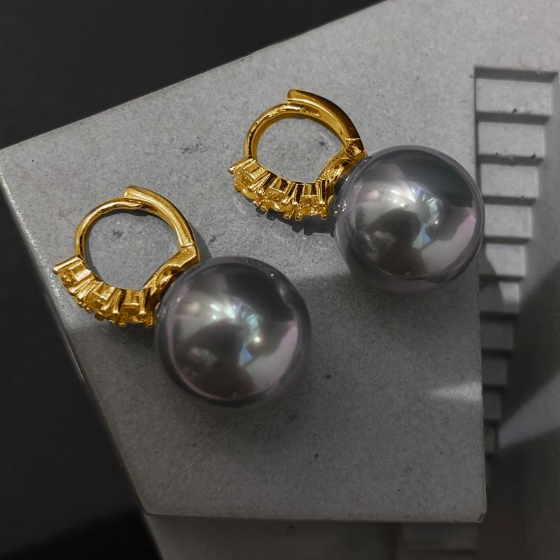 

Niche Light Luxury White Zirconium Bead Earrings Female Cold Style Fashion Exquisite Versatile Senior Sense Pure Earrings Ambience Back To School