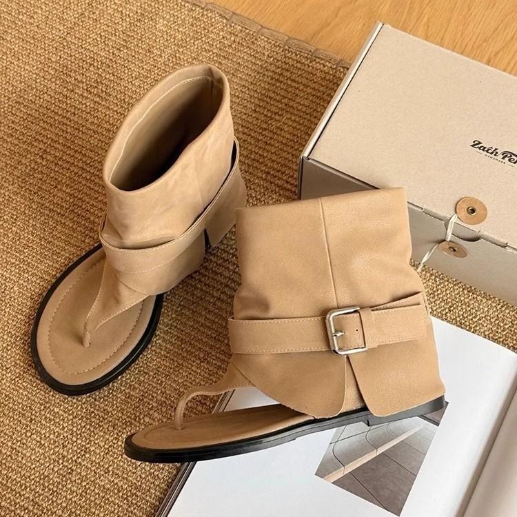 Spot Second Delivery! Roman Holiday~ Stylish Spice Girls Flat Sandals Round Head Pin Toe Buckle Strap Wear Medium Cool Boots