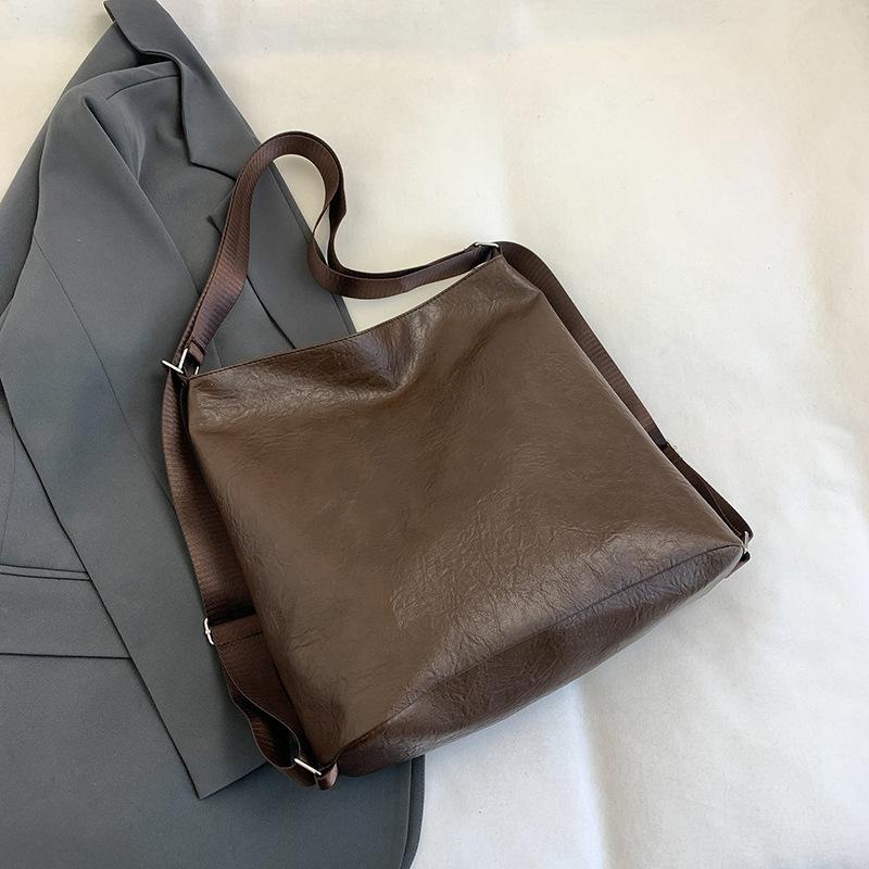 

Текстурированная жирная кожа большая вместимость ленивый ветер мягкая поверхность однотонная ретро зимняя повседневная сумка-тоут на одно плечо подмышку женская