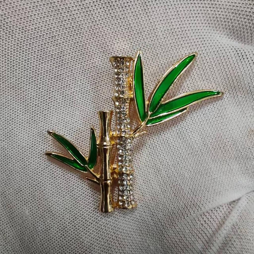 High-End Korean Alloy Scarf Buckle with Diamond, Pearl, and Brooch Pin Accessories