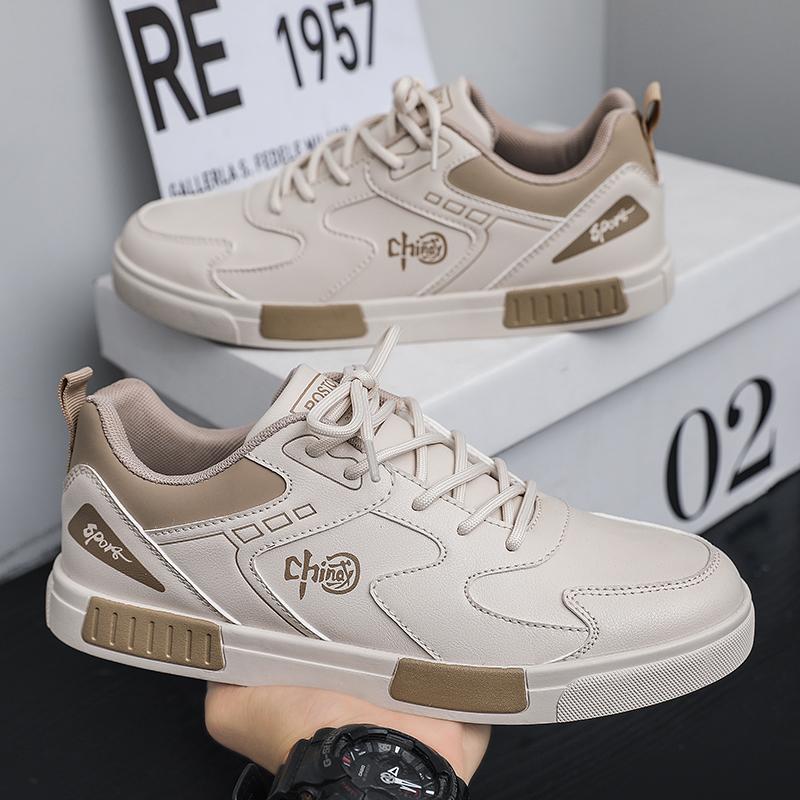 Men Casual Flat Sneakers New Leather Comfort Fashionable Anti Slip Wear-resistant Board Shoes Outdoor Comfortable Walking Shoes