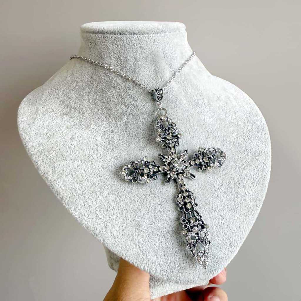 Dark Gothic Cross Pendant Necklace For Men And Women With Zinc Alloy Chain Jewelry Accessory