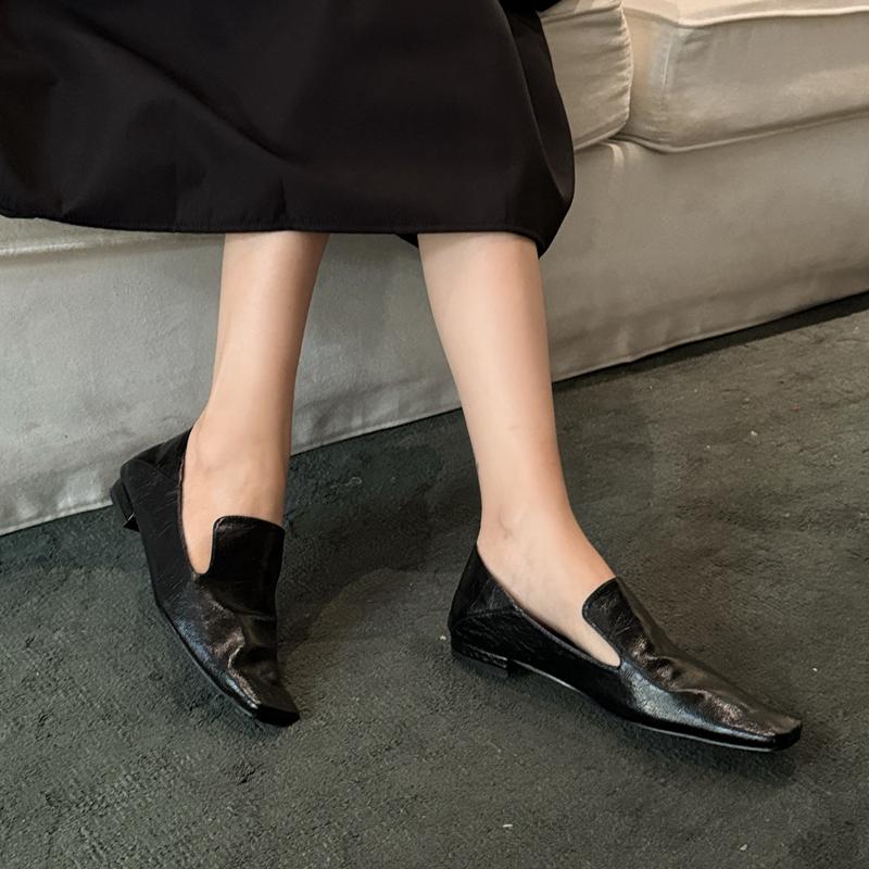 Spring New Brand Women Flat Shoes Fashion Square Toe Slip On Ladies Elegant Red Boat Shoes Soft Flat Heel Loafers