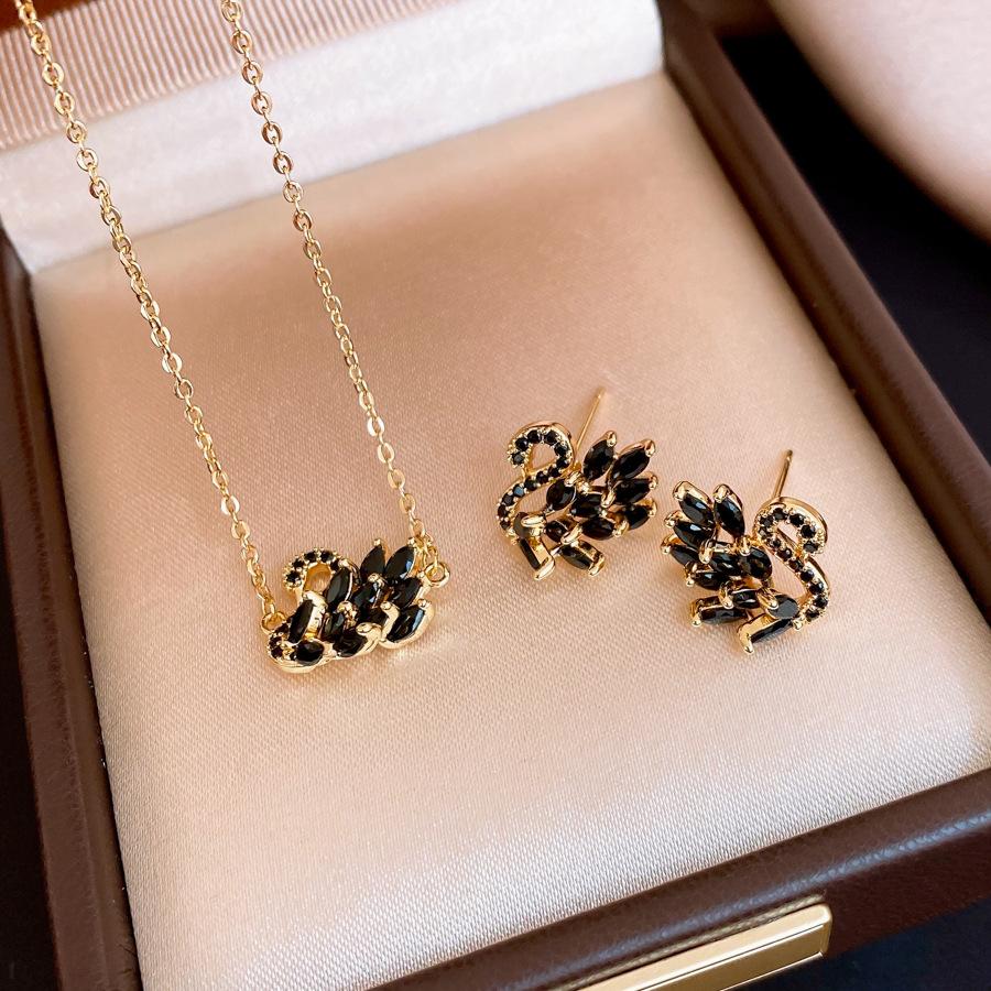 

18k electroplated French simple zircon black swan necklace accessories women s sweater chain light luxury items