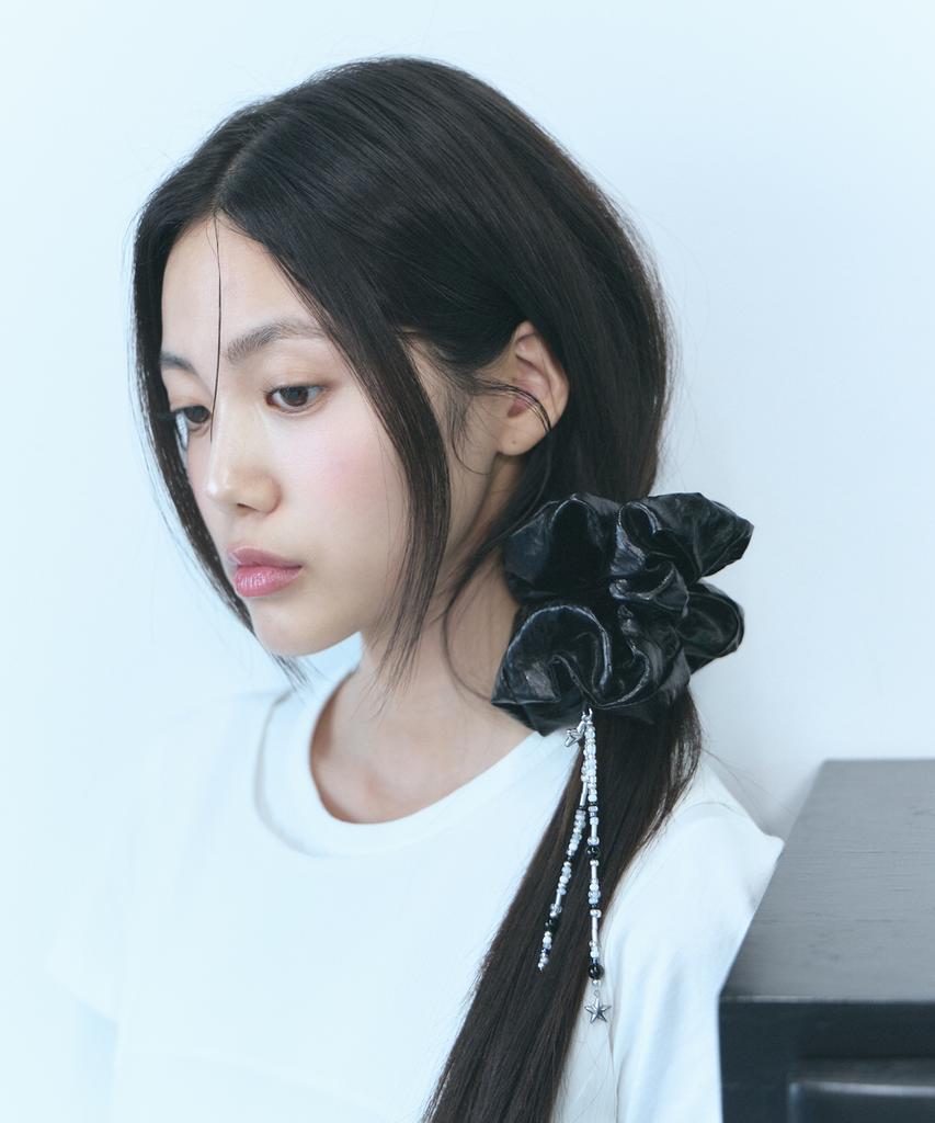 Oart Beads Scrunchie [Metalic Black]