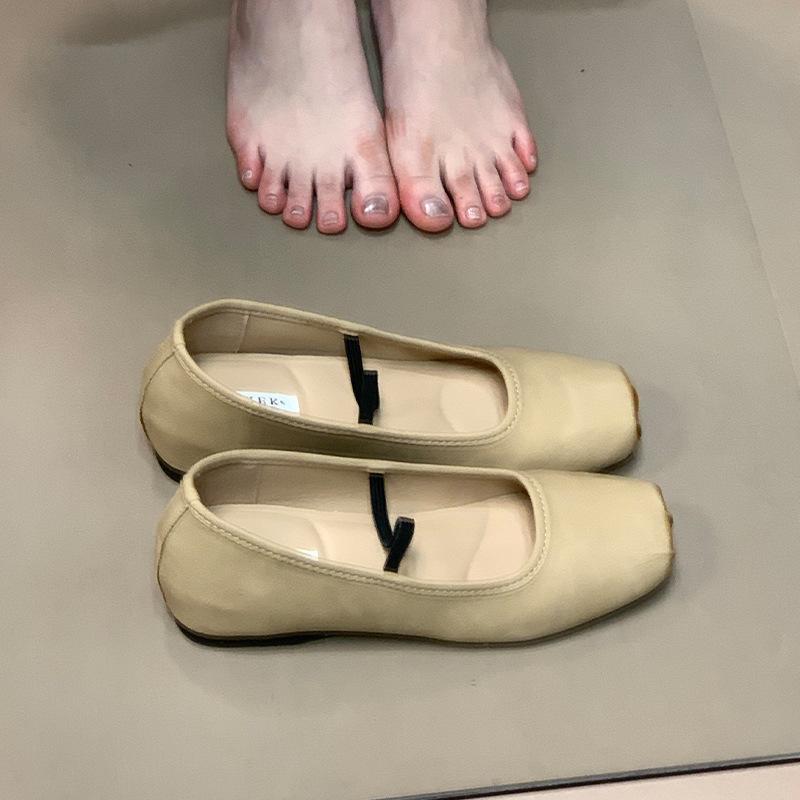 Chaussures Mary Jane rétro françaises pour femmes 2025 automne nouveau bout carré bouche peu profonde ballerines chaussures simples hauteur intérieure augmentée petites chaussures en cuir