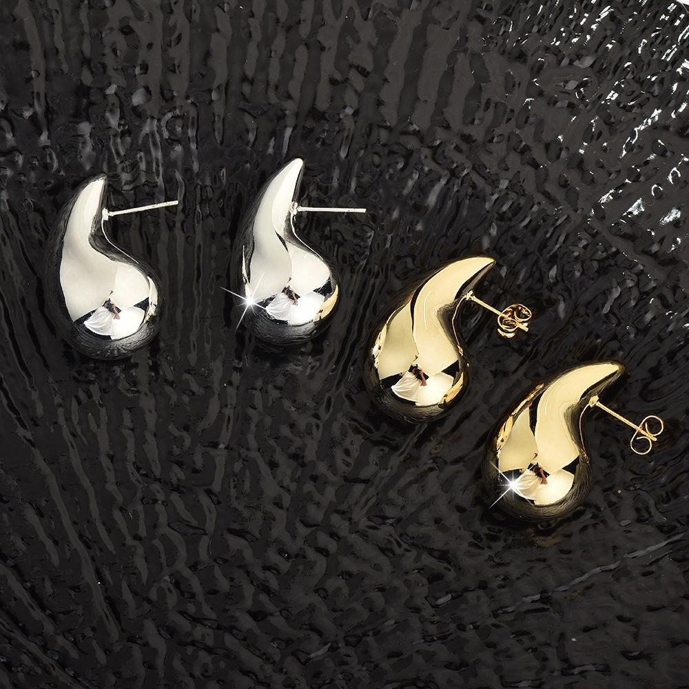 Orecchini a goccia lucidi in oro massiccio 18K di alta qualità, Orecchini a goccia alla moda di Dongdaemun
